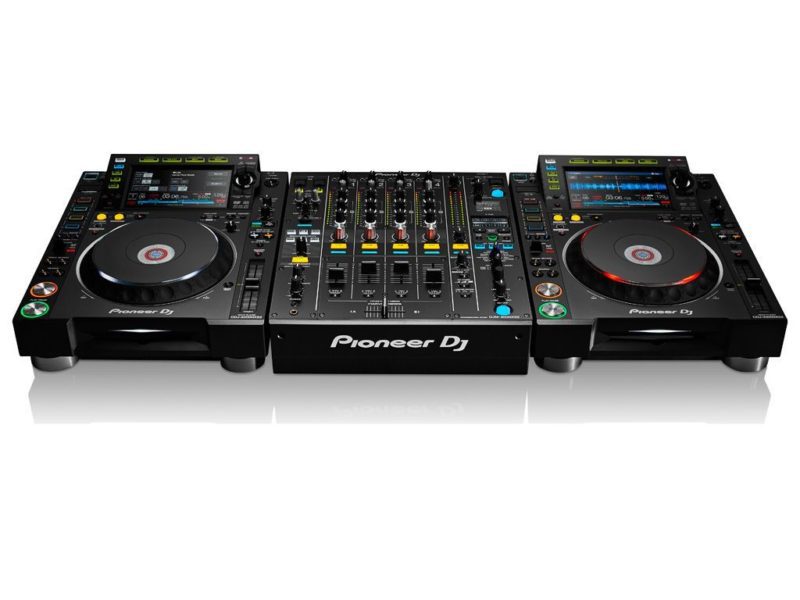 Pioneer CDJ 2000 nxs2 set (incl. DJM 900 nxs2)